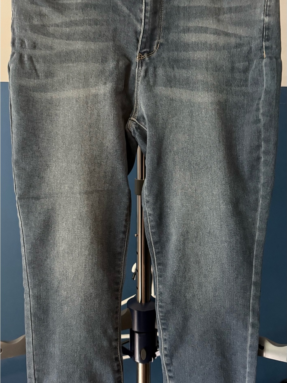 d.jeans Women’s Size 12 Stretch Ankle Skinny Jeans Medium Wash 25” Inseam
